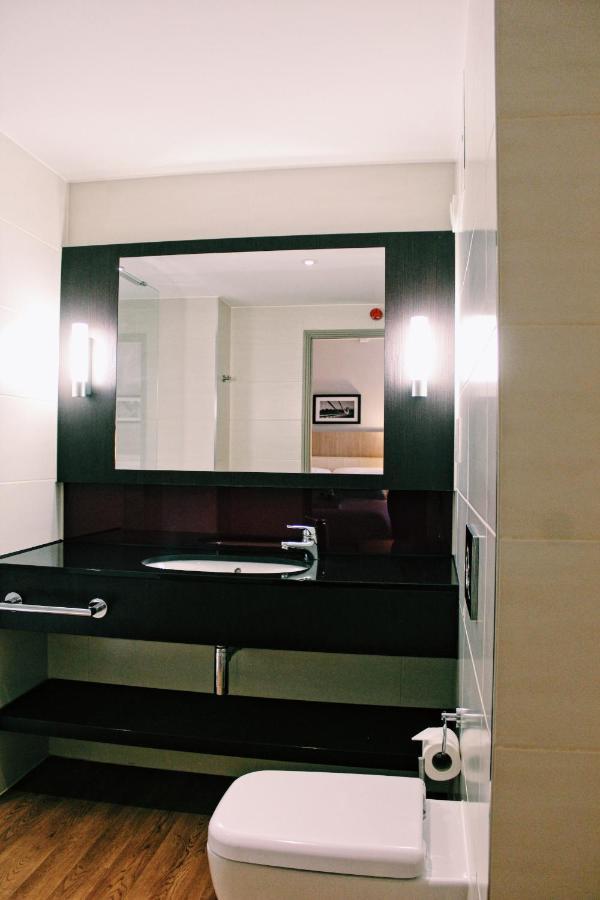Lancaster Hotel Ъксбридж Екстериор снимка